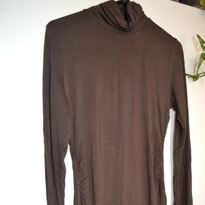 New York and Company Stretchy Brown Turtleneck: Small